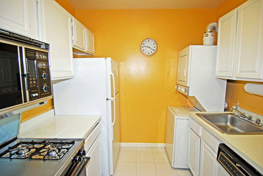 North Shore Towers 1 Bedroom Apartment