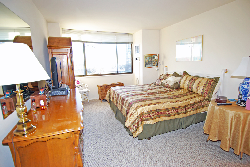 North Shore Towers 1 Bedroom Apartment