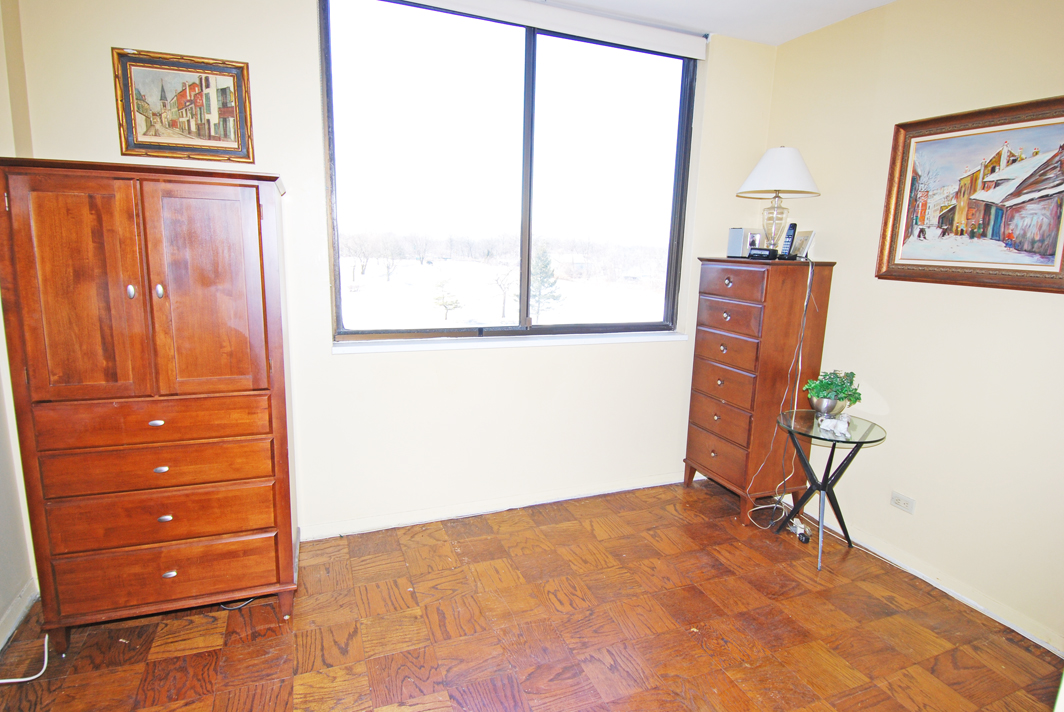 North Shore Towers Studio Apartment