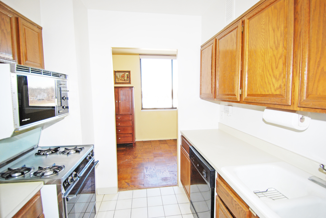 North Shore Towers Studio Apartment