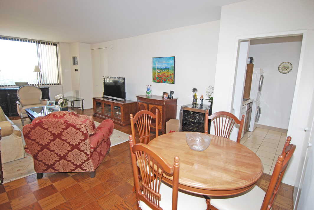 North Shore Towers Studio Apartment