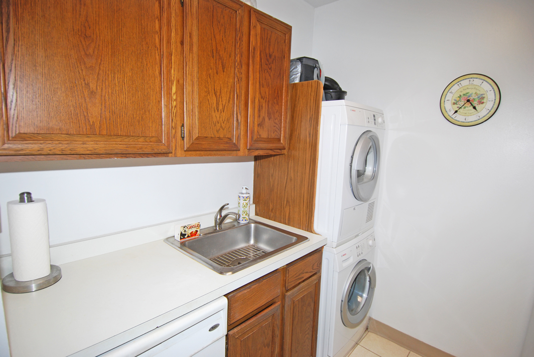 North Shore Towers Studio Apartment