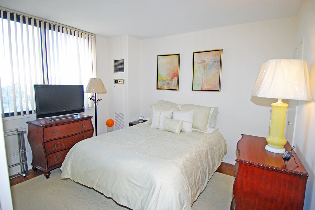 North Shore Towers Studio Apartment