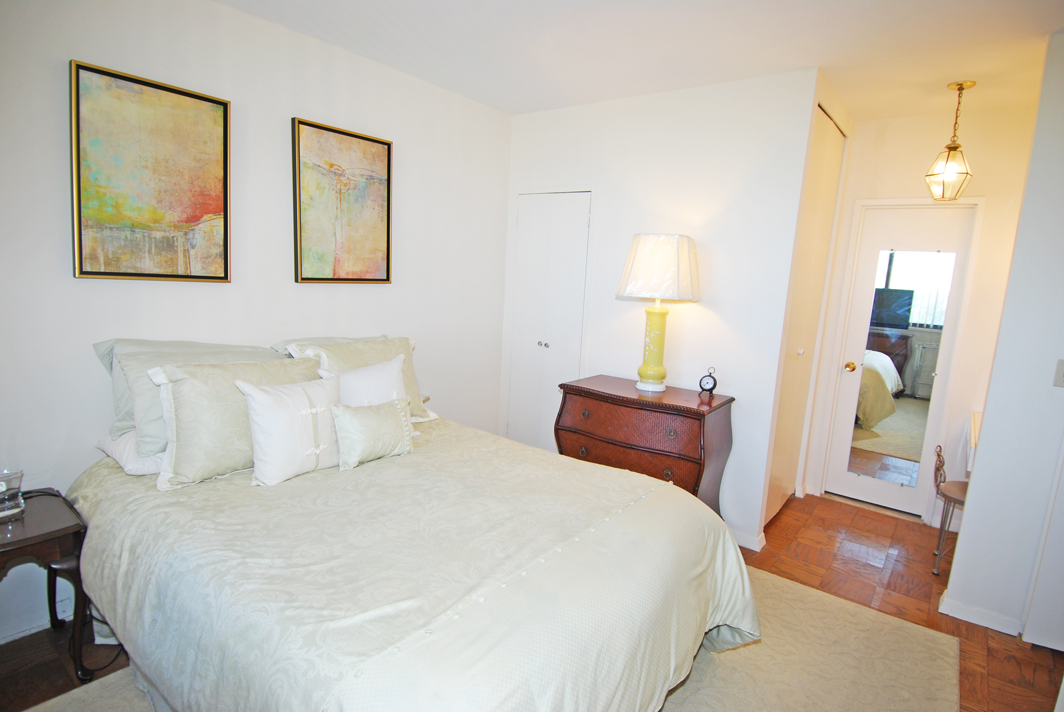 North Shore Towers Studio Apartment