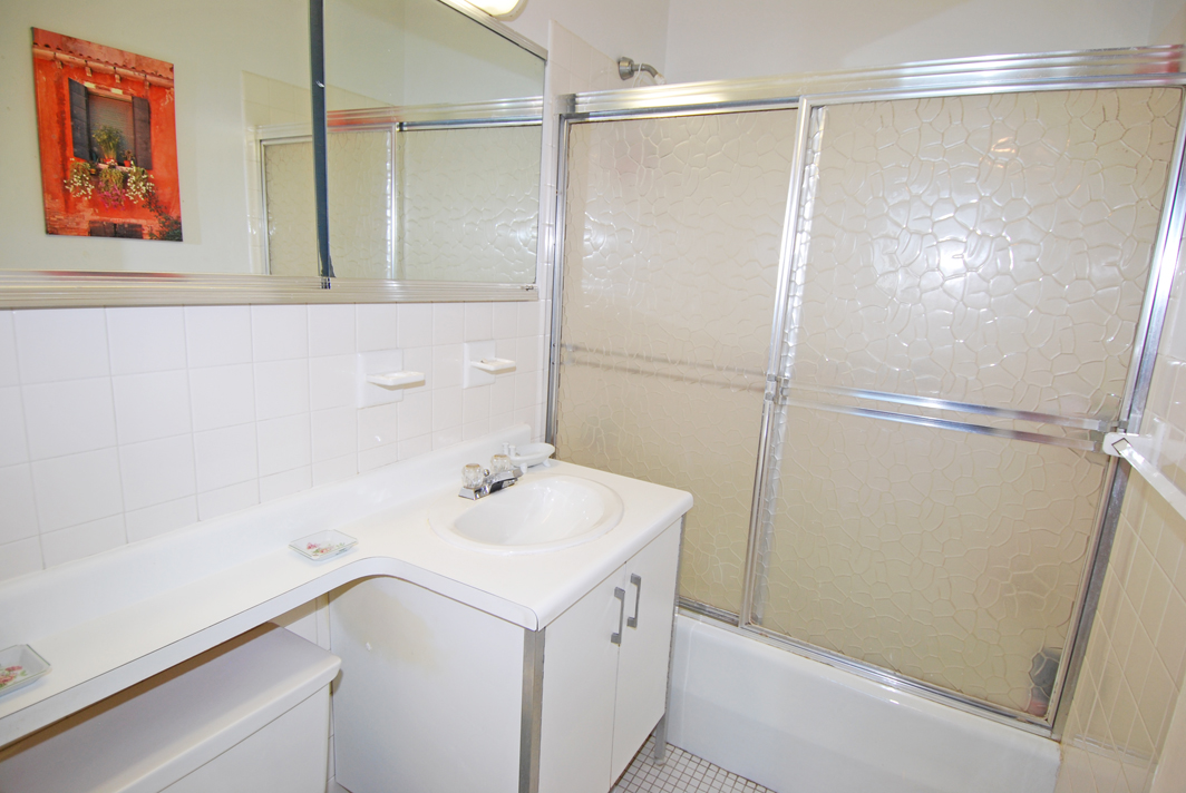 North Shore Towers Studio Apartment