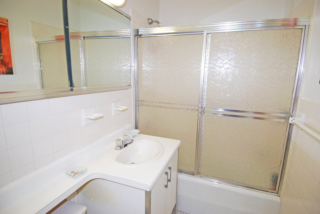 North Shore Towers Studio Apartment