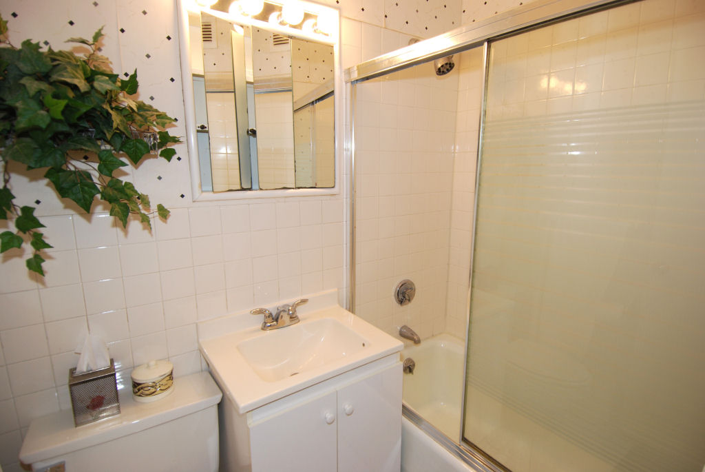 North Shore Towers Alcove Studio