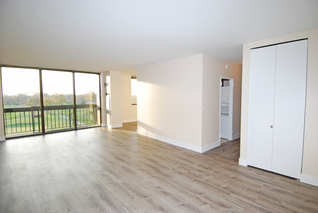 North Shore Towers Studio Apartment