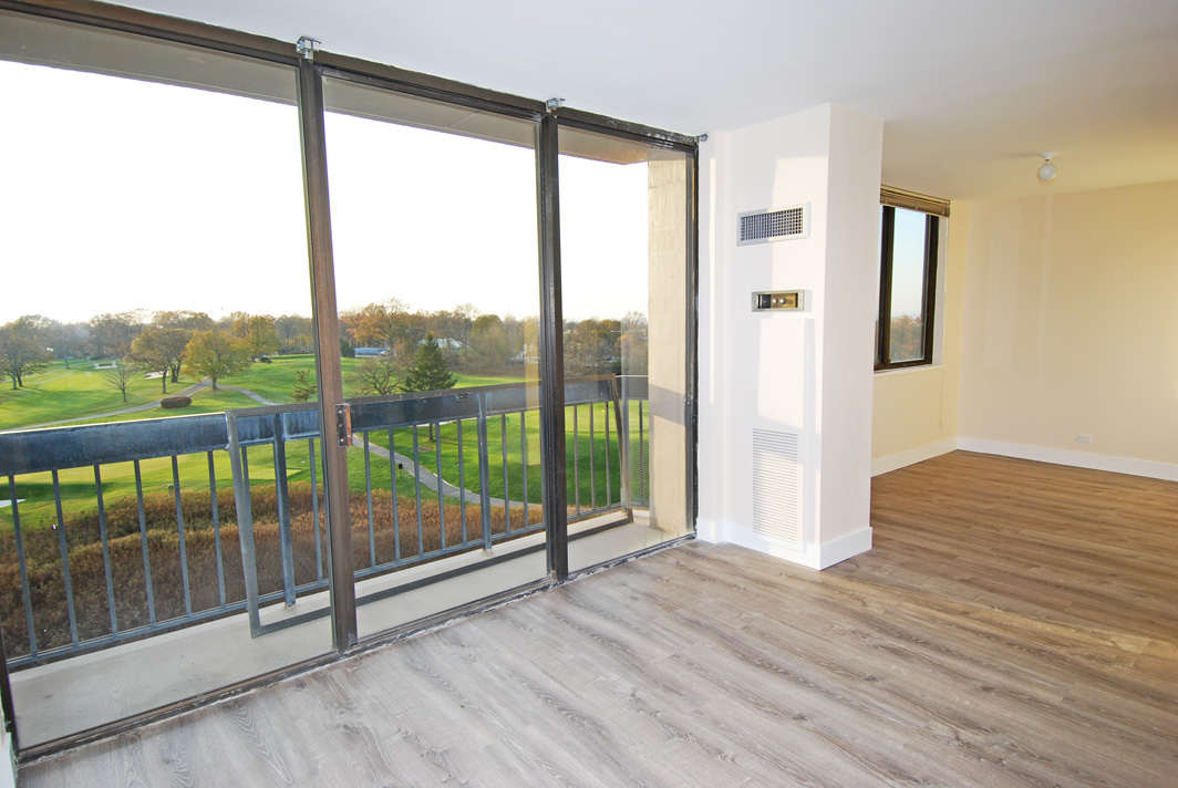 North Shore Towers Studio Apartment