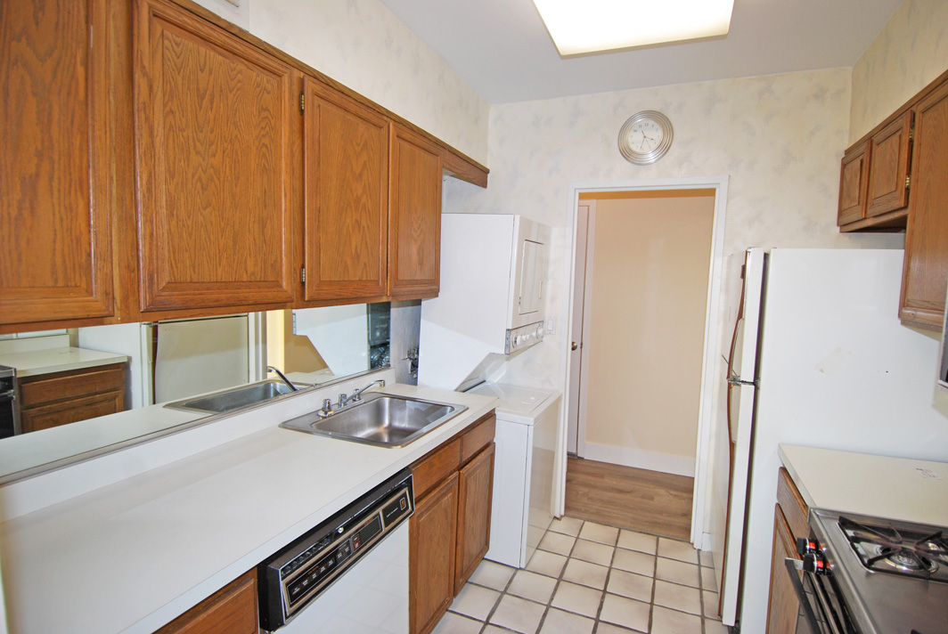 North Shore Towers Studio Apartment