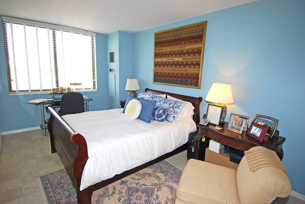 North Shore Towers 1 bedroom apt.