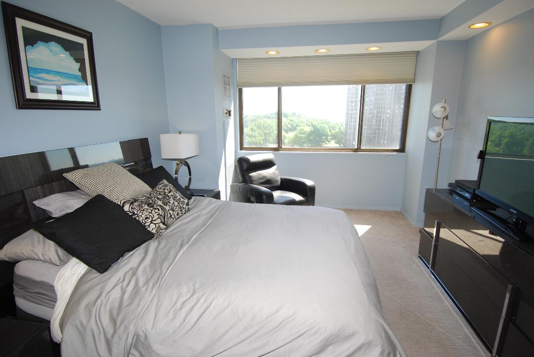 North Shore Towers 1 Bedroom Apartment