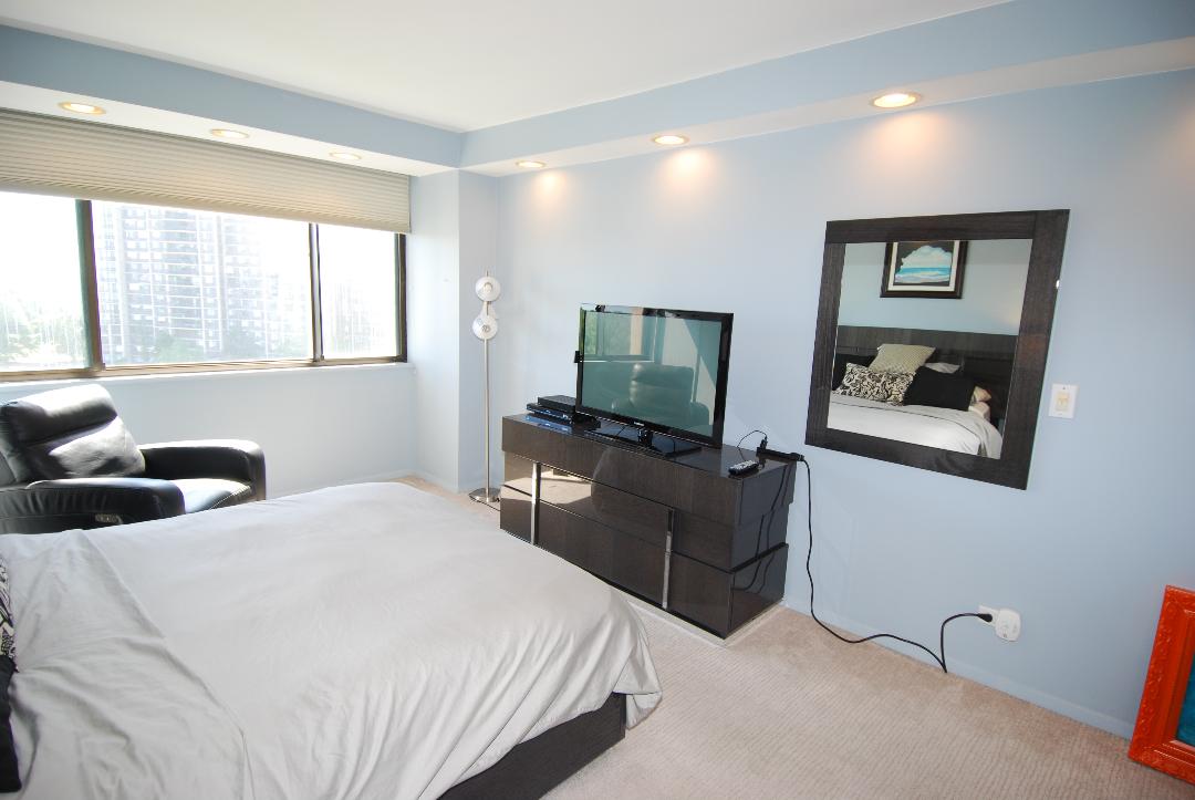 North Shore Towers 1 Bedroom Apartment