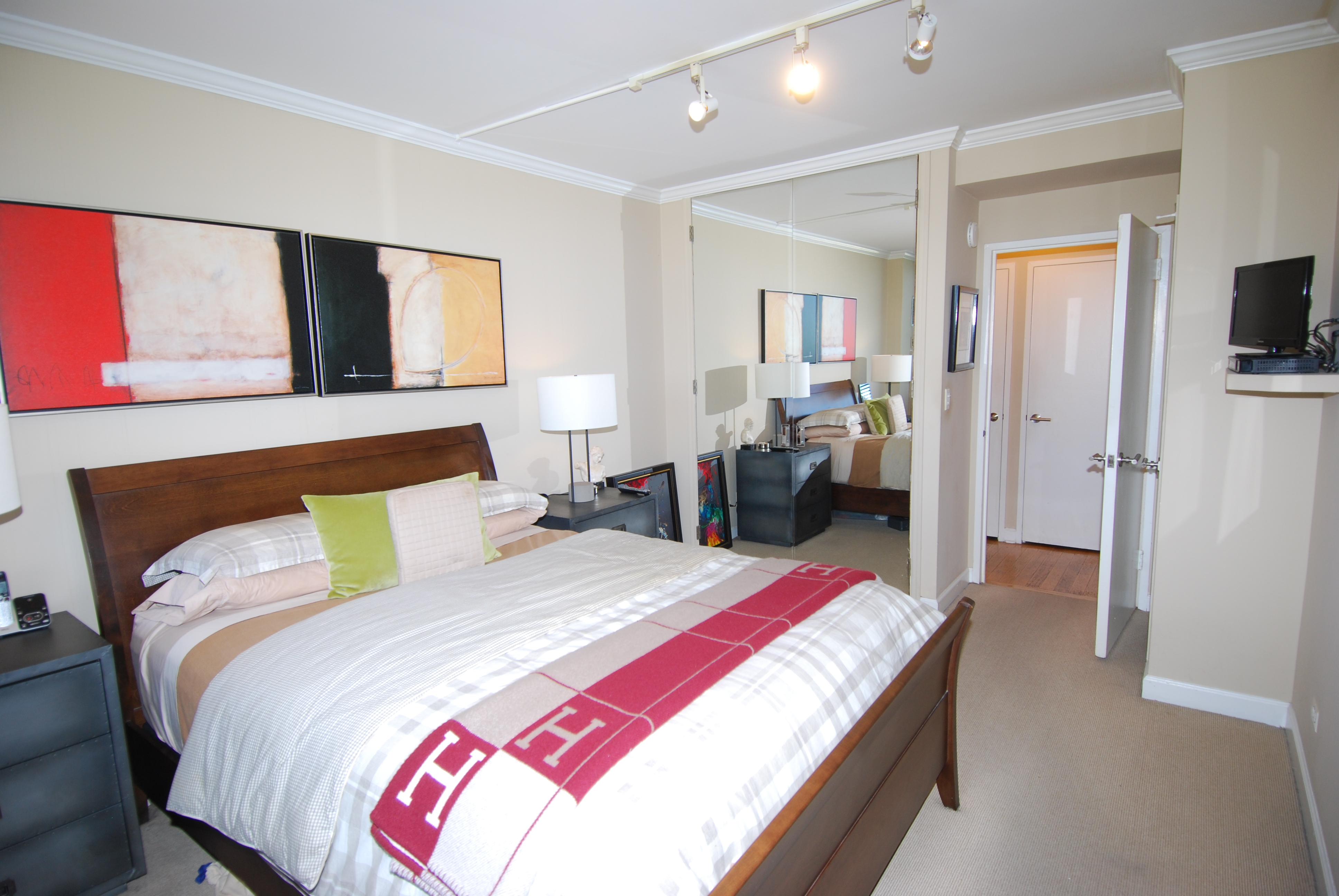 North Shore Towers 1 Bedroom Apartment