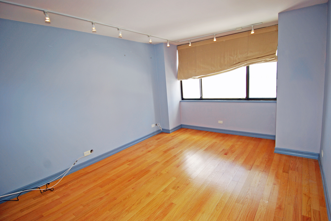 North Shore Towers 1 bedroom apt.