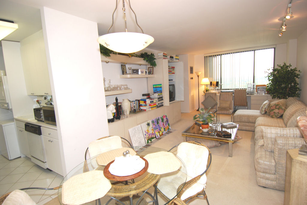 North Shore Towers Alcove Studio