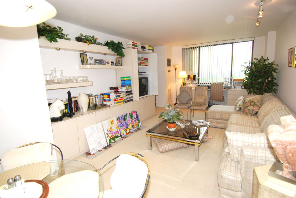 North Shore Towers Alcove Studio