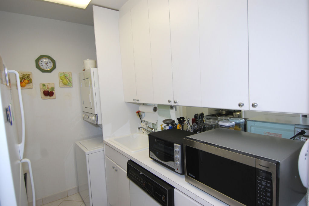North Shore Towers Alcove Studio