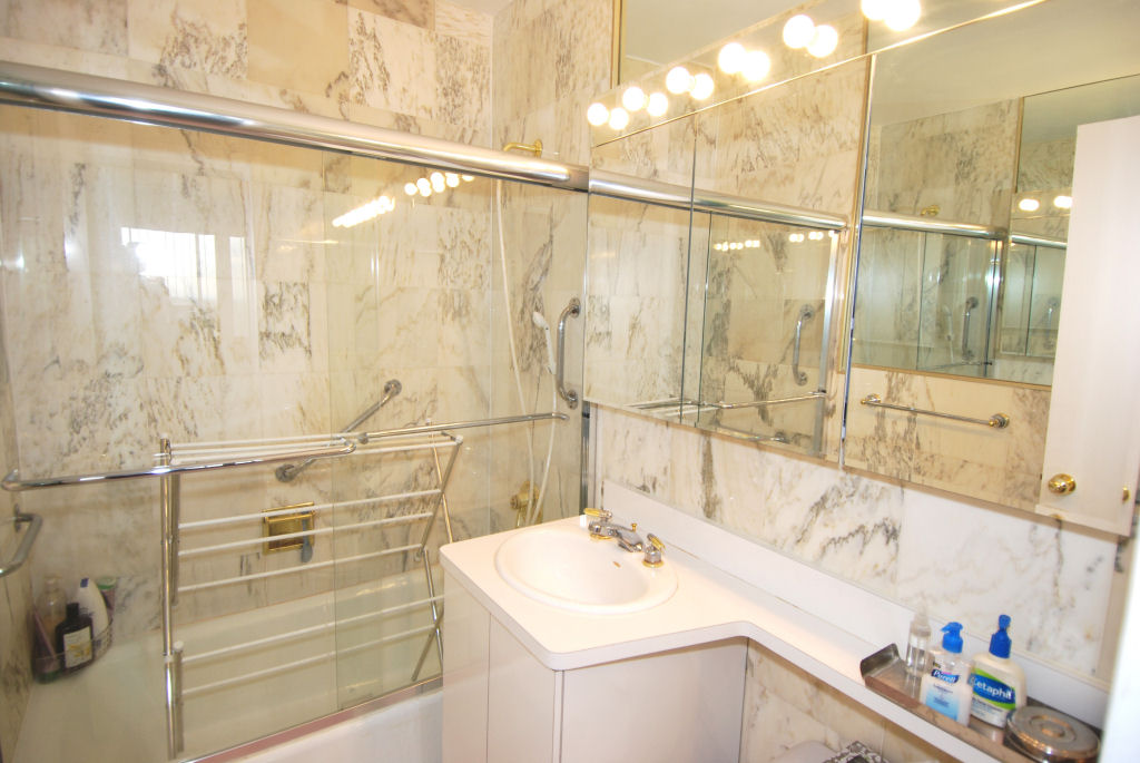 North Shore Towers Alcove Studio