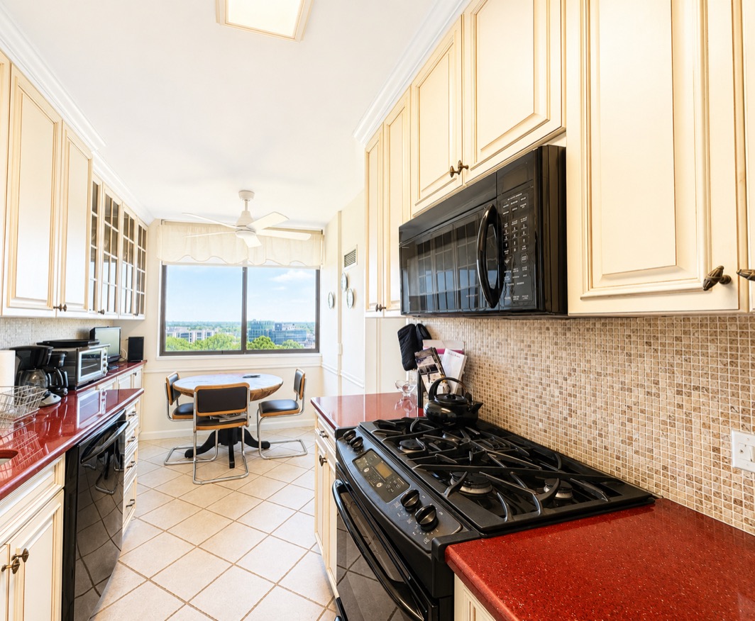 North Shore Towers Apt.