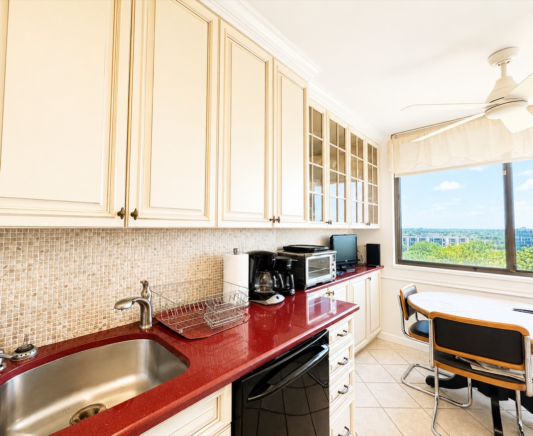 North Shore Towers Apt.