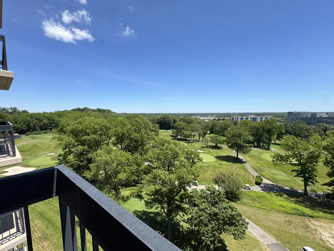 North Shore Towers Apt.