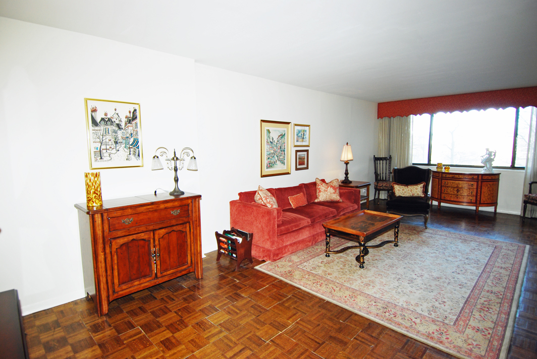 North Shore Towers Apt.