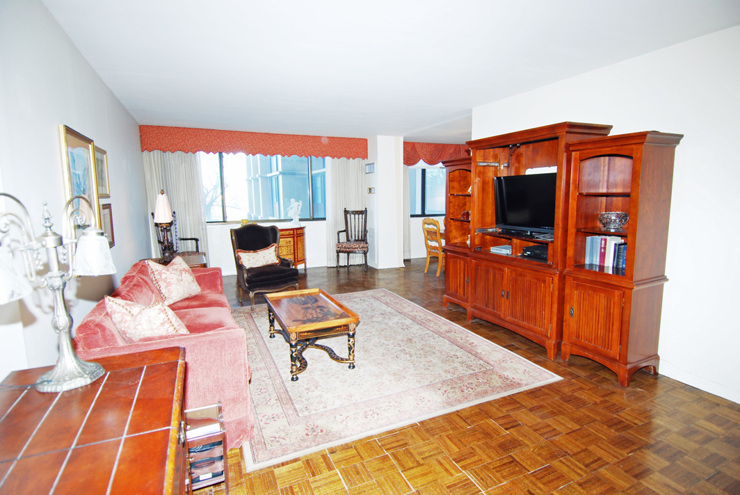 North Shore Towers Apt.