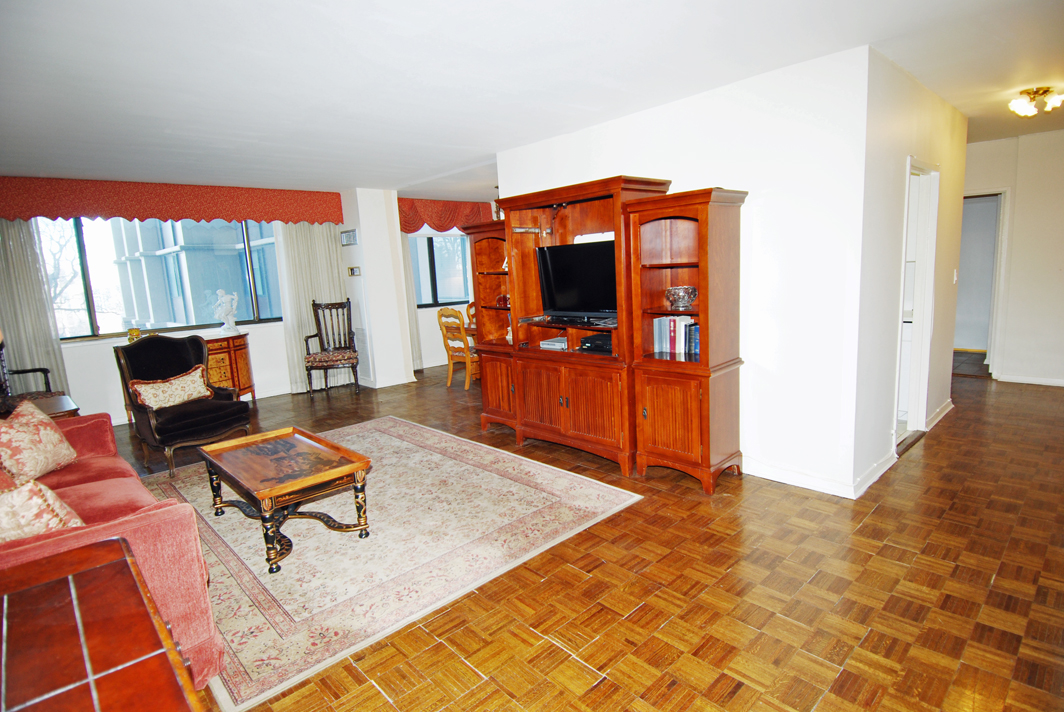 North Shore Towers Apt.