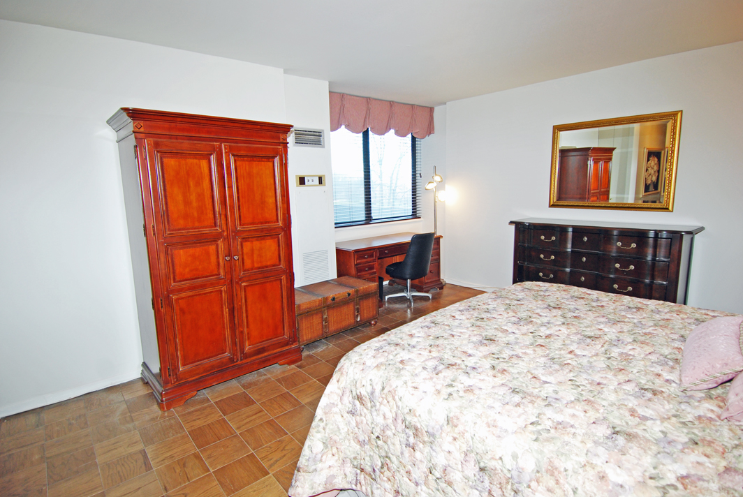 North Shore Towers Apt.