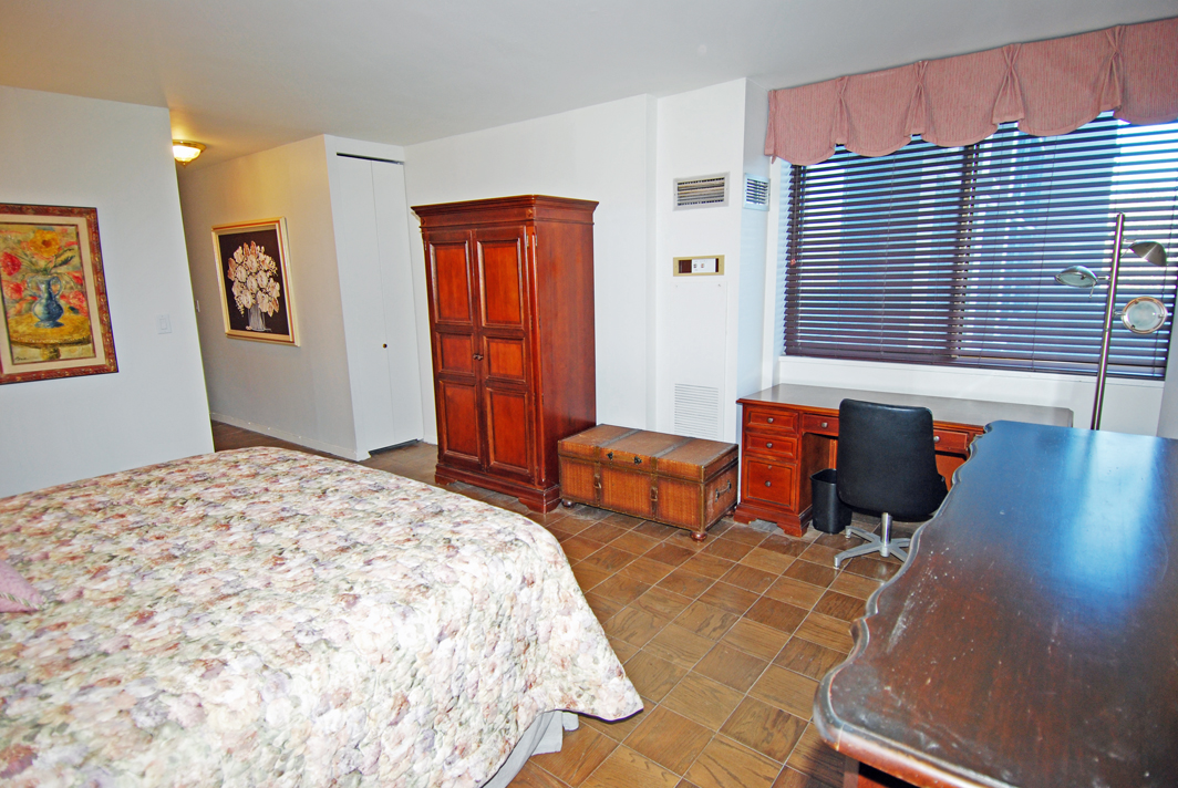 North Shore Towers Apt.