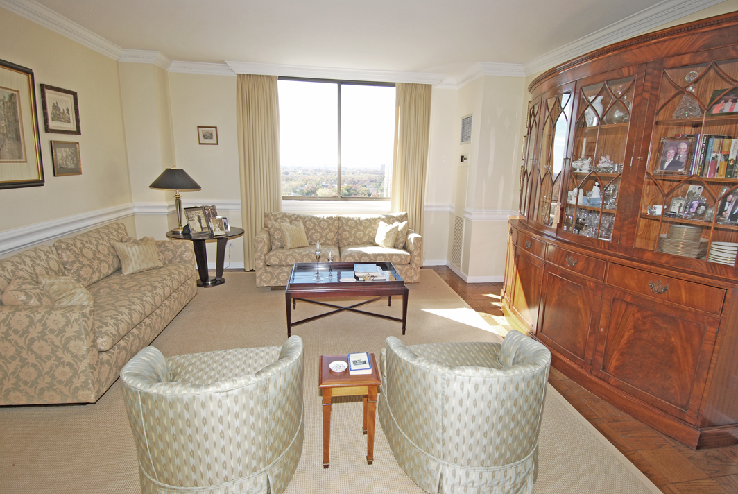 North Shore Towers Apt.