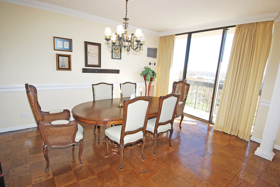 North Shore Towers Apt.