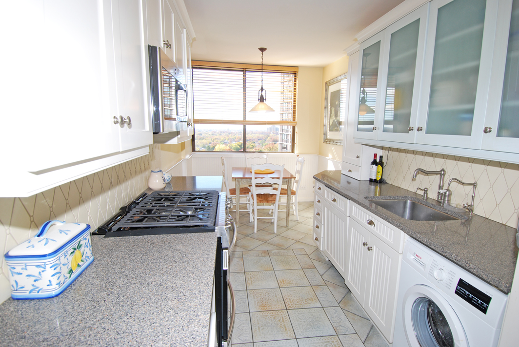 North Shore Towers Apt.