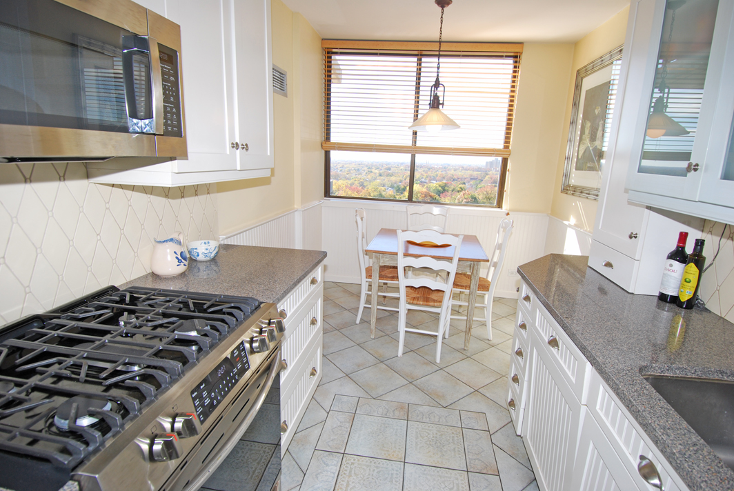 North Shore Towers Apt.