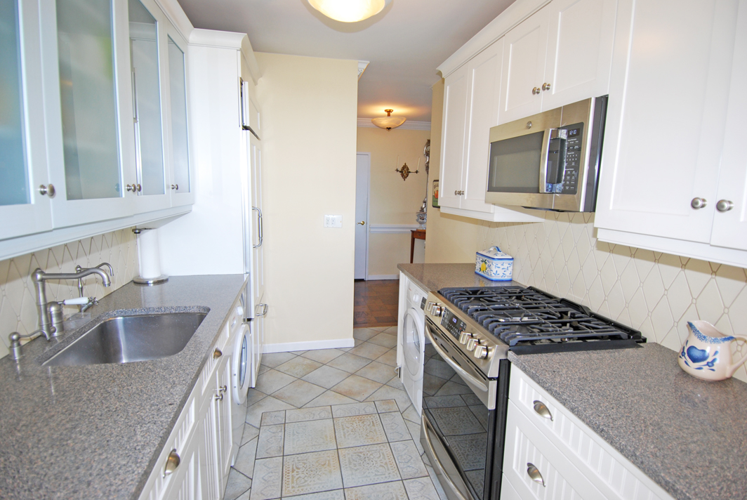 North Shore Towers Apt.