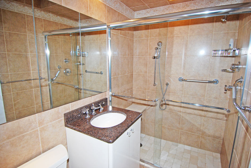 North Shore Towers Apt.