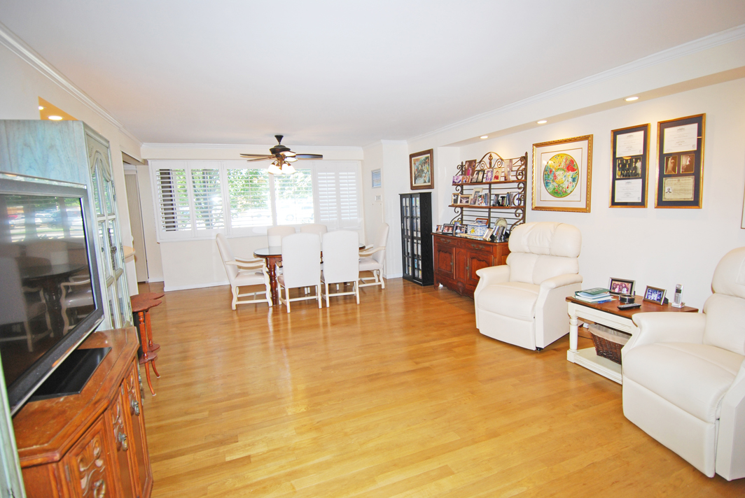 North Shore Towers Apt.