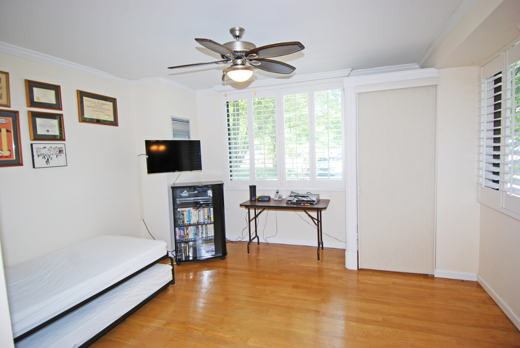 North Shore Towers Apt.