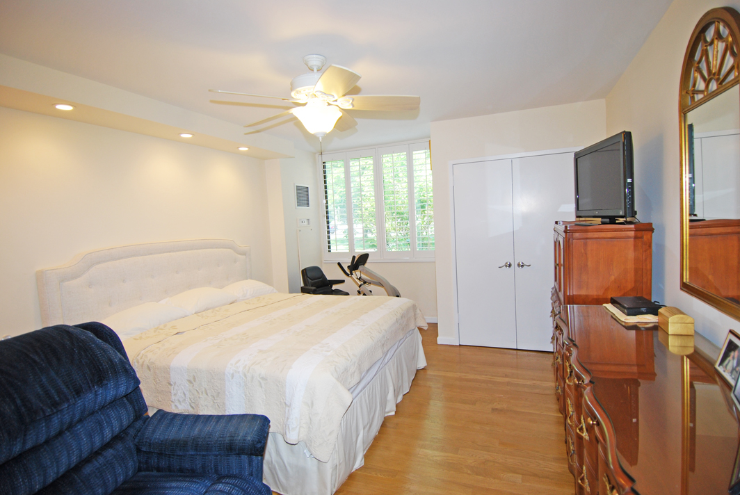 North Shore Towers Apt.