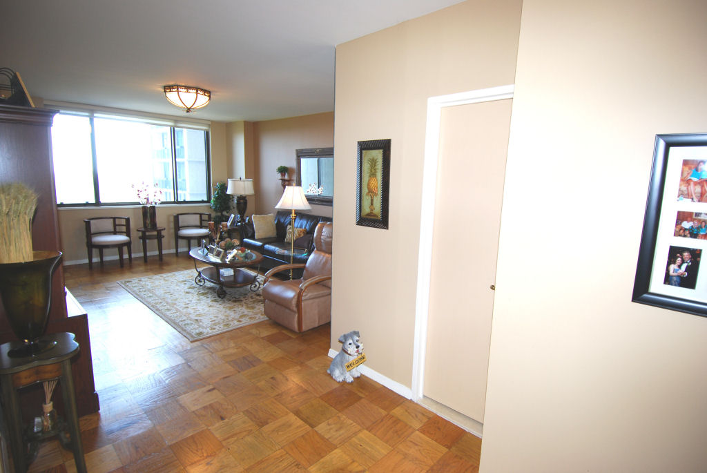 North Shore Towers Apt.