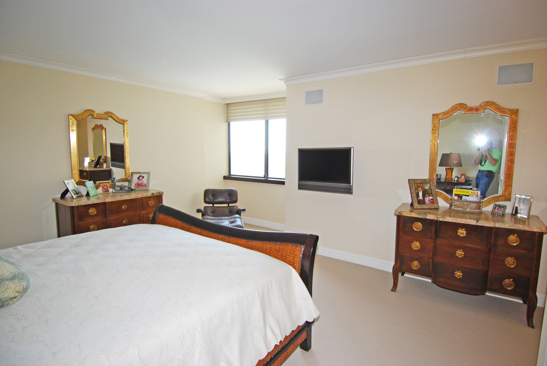 North Shore Towers Apt.