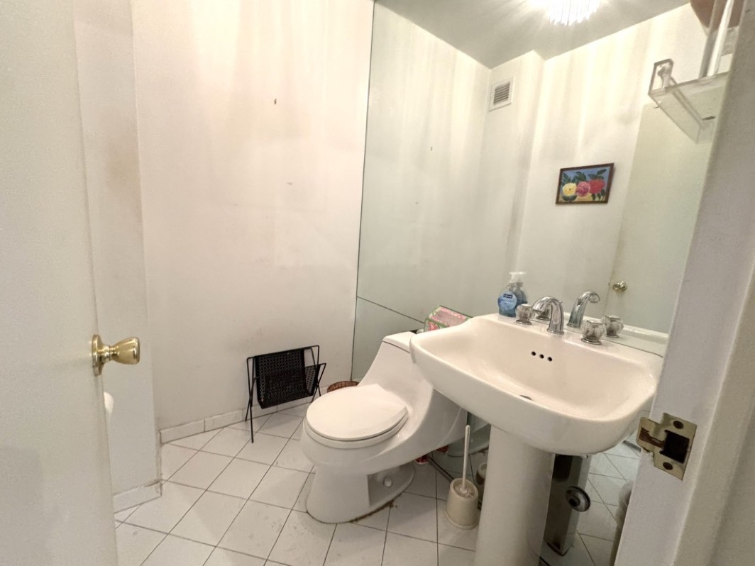 North Shore Towers Apt.