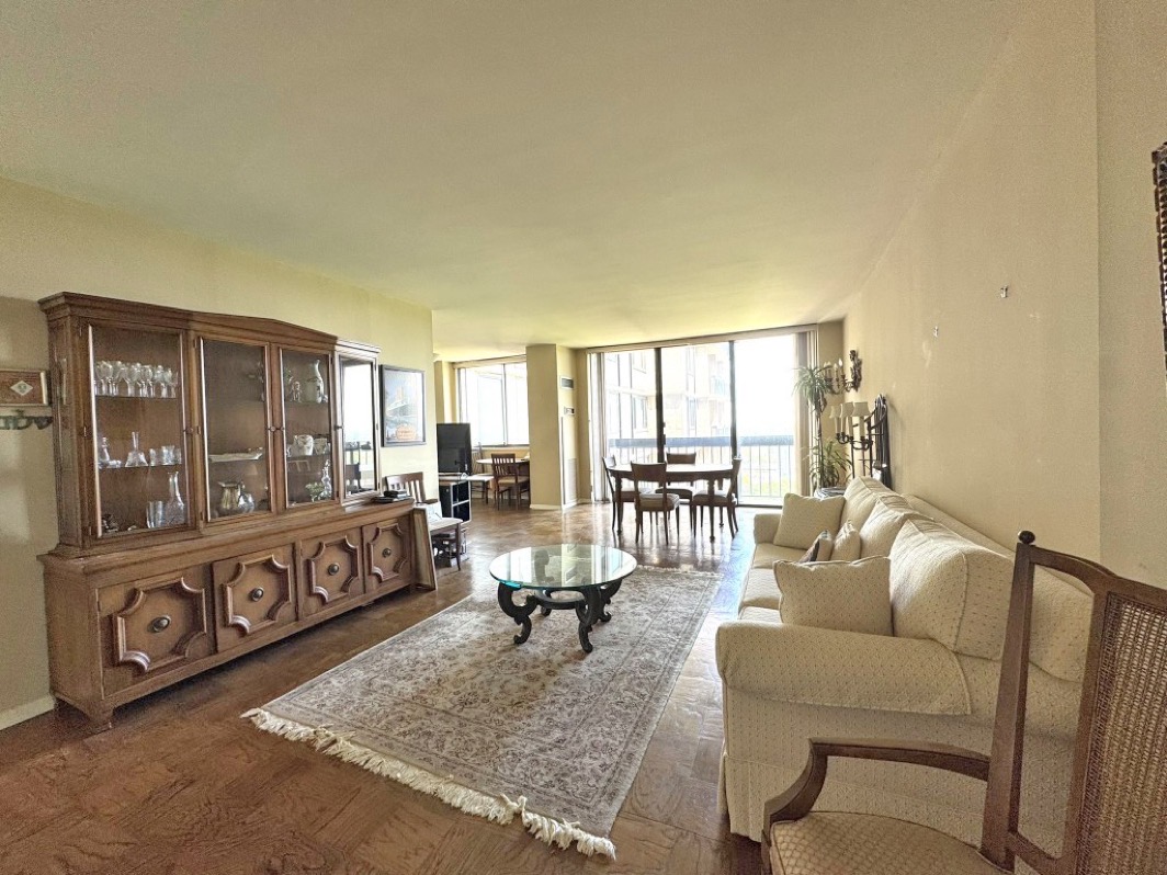 North Shore Towers Apt.