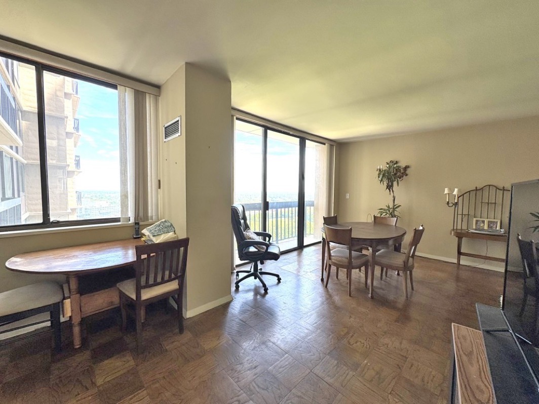 North Shore Towers Apt.