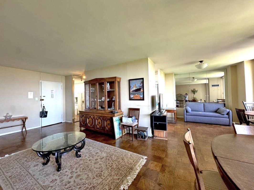 North Shore Towers Apt.