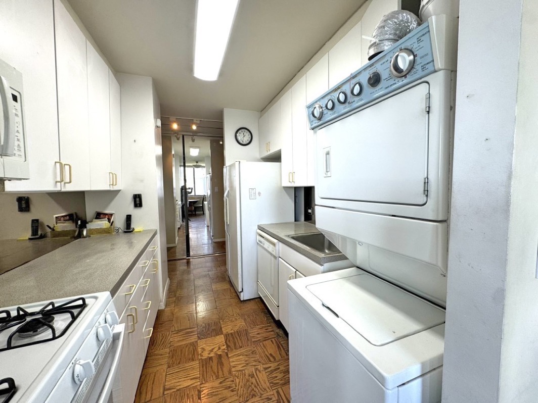 North Shore Towers Apt.
