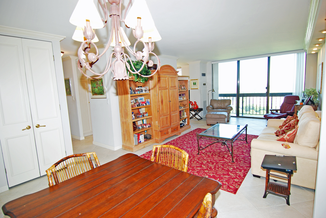 North Shore Towers Apt.