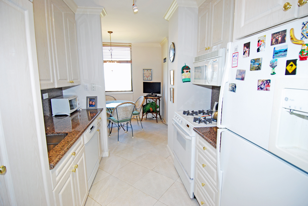 North Shore Towers Apt.