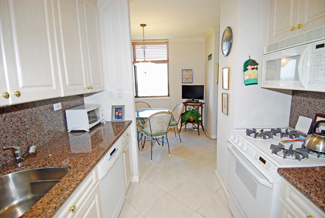 North Shore Towers Apt.